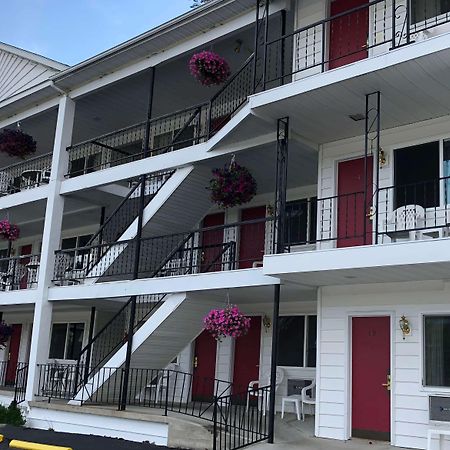 Baymont By Wyndham Lake George Exterior photo