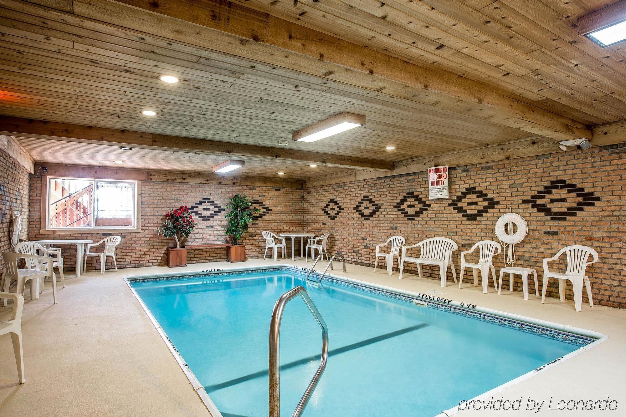 Baymont By Wyndham Lake George Exterior photo